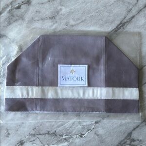 NWT Matouk Nocturne Tissue Box Cover in deep lilac/bone  100% Egyptian cotton